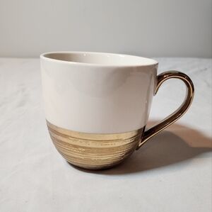 Classic Cofee & Tea Elegant White and Gold Ceramic Mug